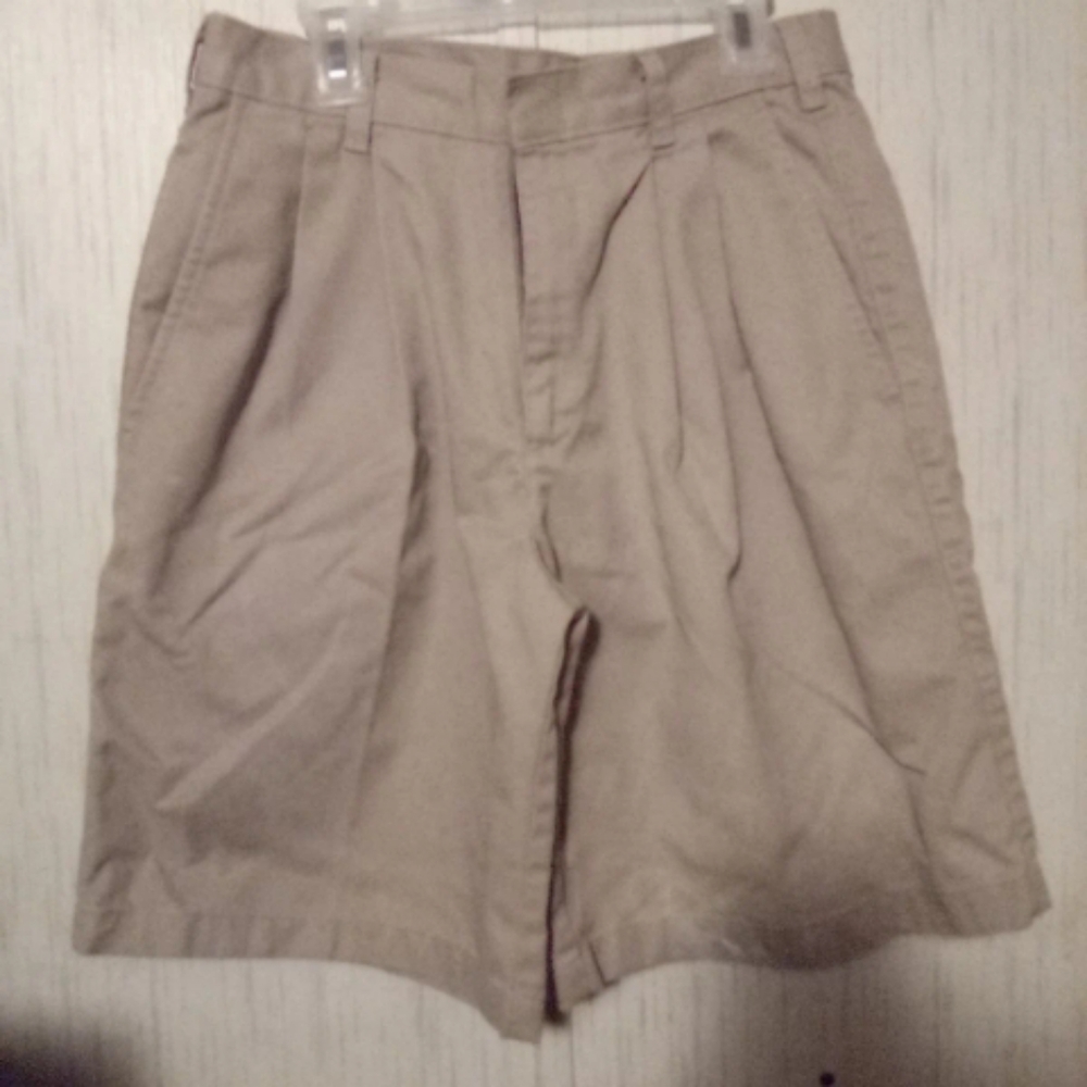 Men's khaki shorts
